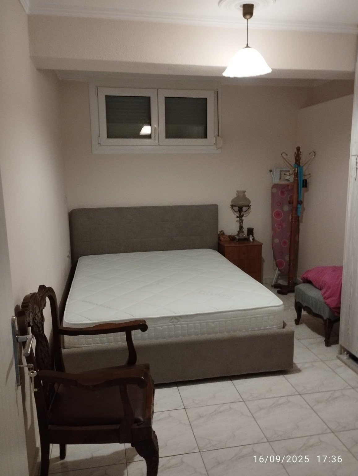 KOM-ST-001 bedroom