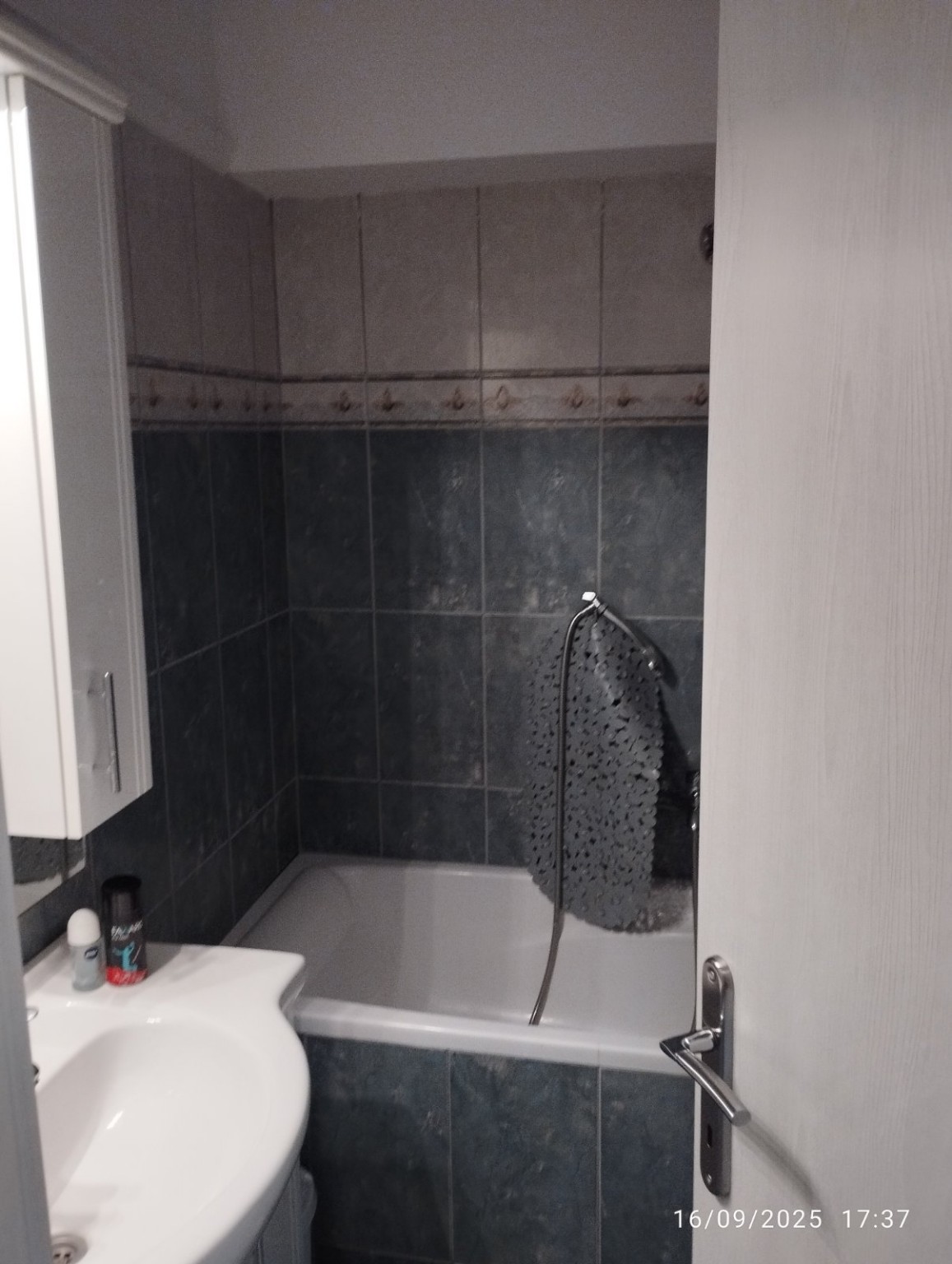 KOM-ST-001 bathroom