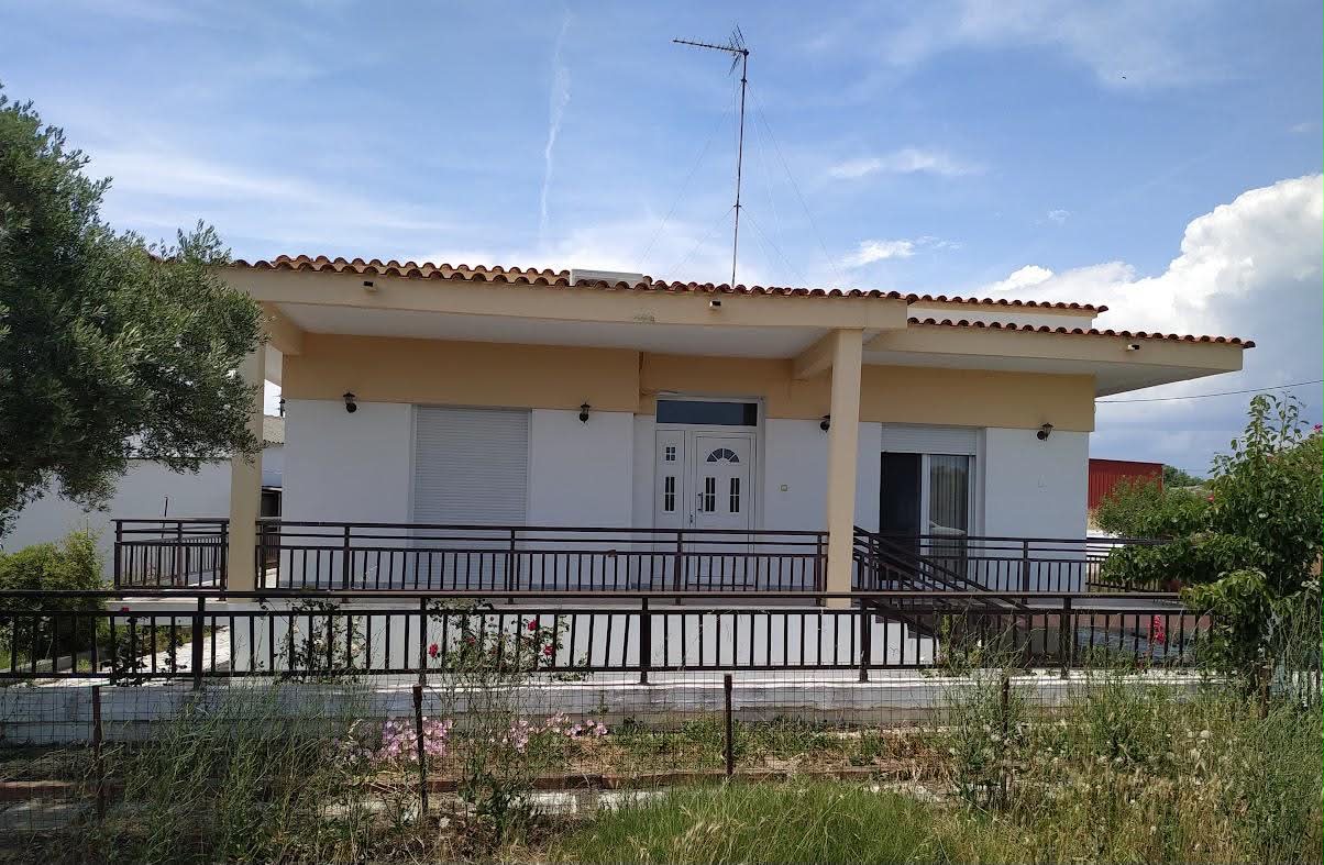 POR-001 residence facade in Porpi