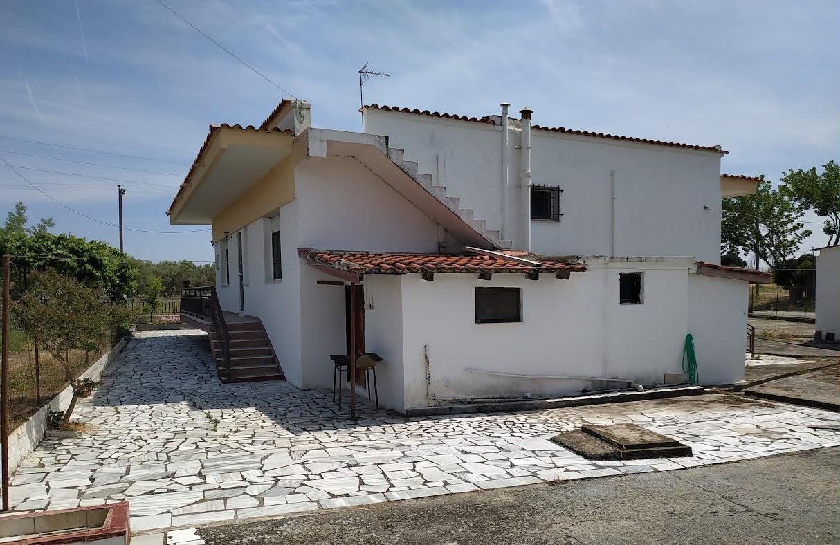 POR-001 residence exterior